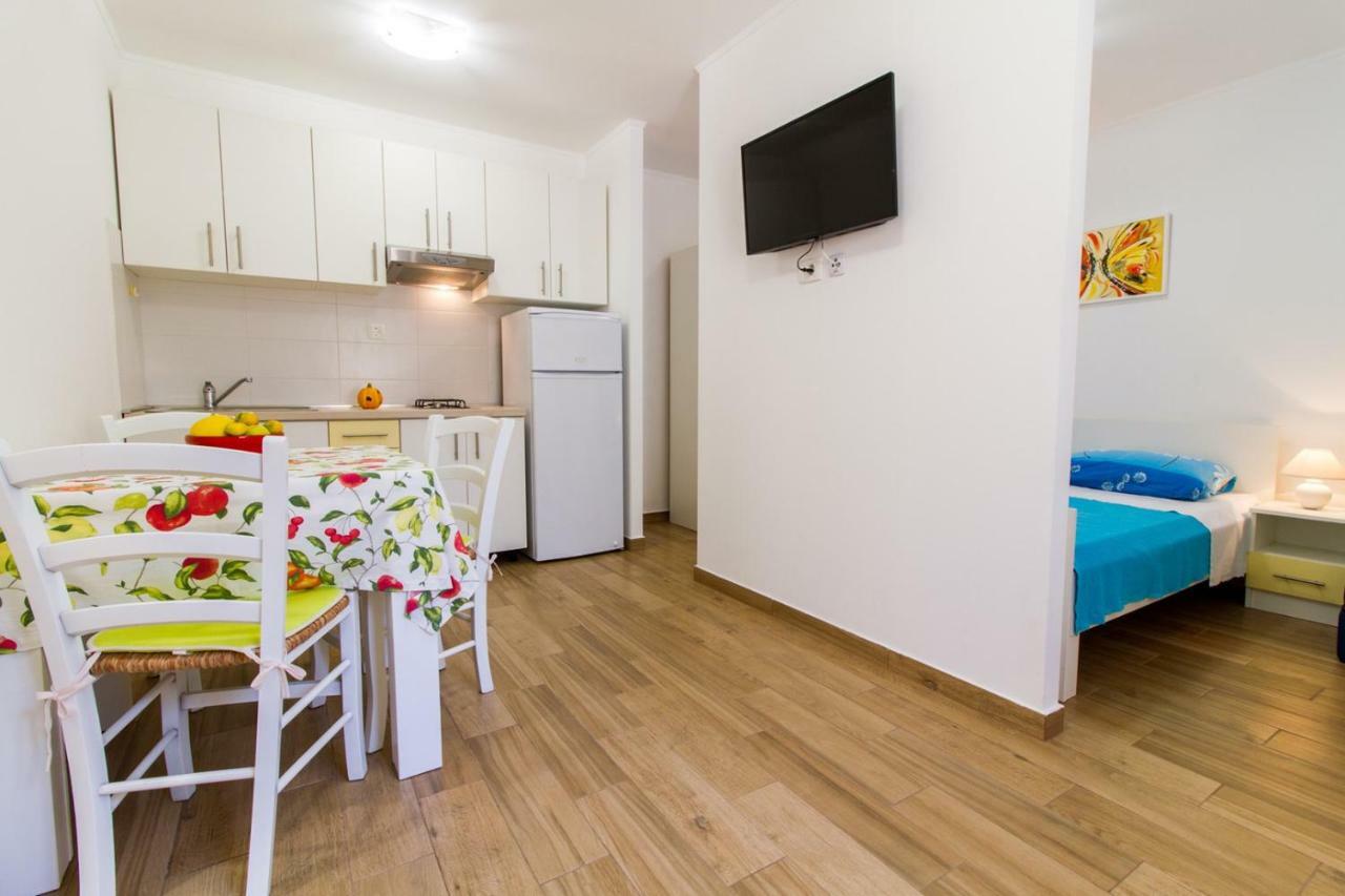 Studio Apartment Zeljka Пула Екстериор снимка